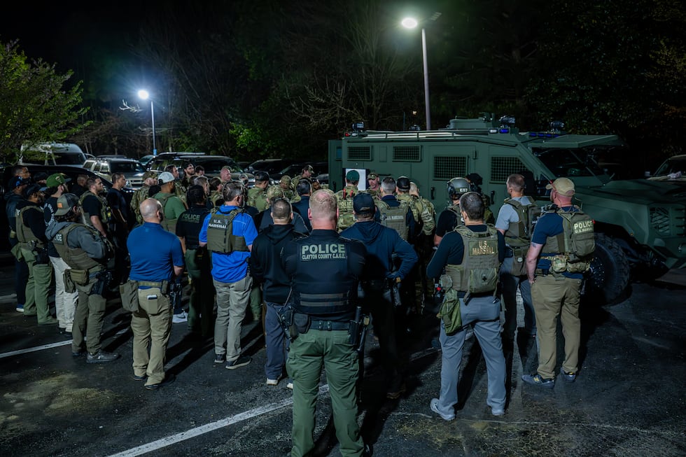 Operativo del Servicio de Alguaciles de los Estados Unidos (USMS) y las agencias del orden...