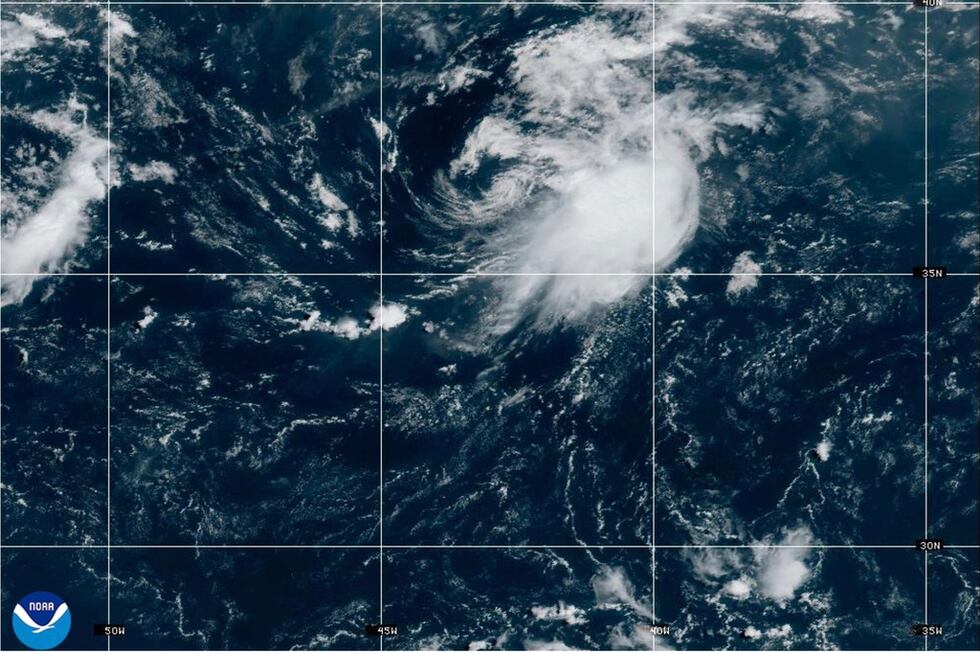 Esta imagen satelital de la NOAA tomada a las 11:21 a.m. EST del miércoles 12 de agosto de...