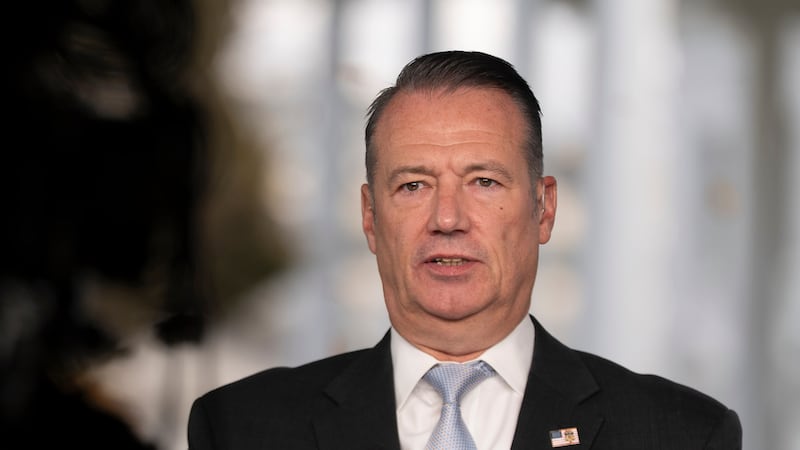 Todd Lyons, director interino del Servicio de Inmigración y Control de Aduanas de Estados...