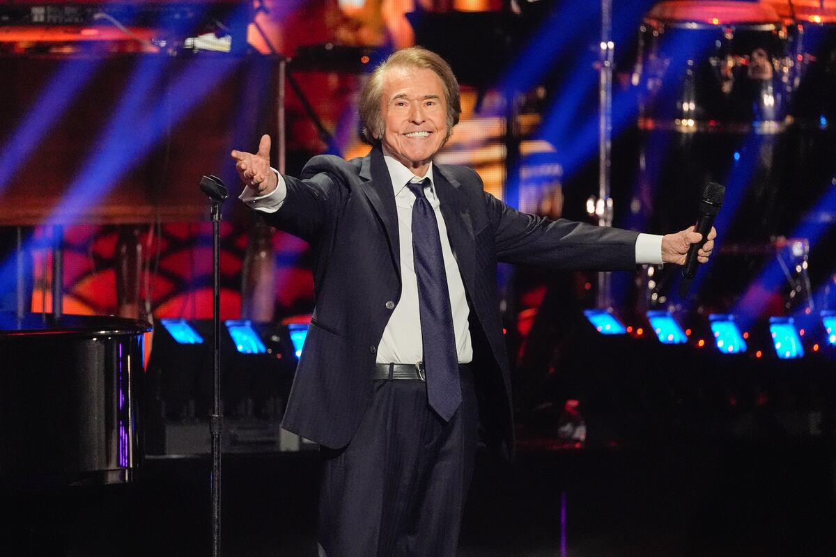 preloaded gallery image