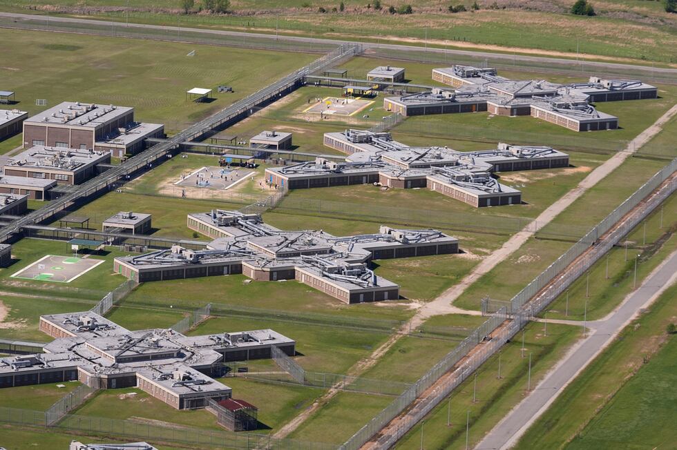 ARCHIVO Vista aérea del Centro Penitenciario Winn, un sitio de detención del ICE, el 9 de...