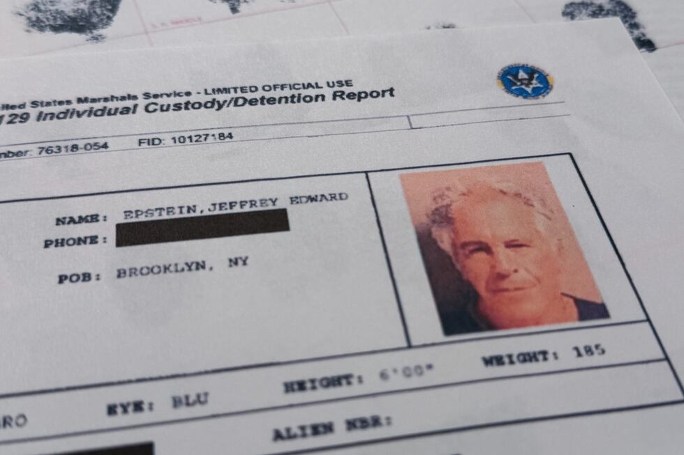 Un documento incluido en la publicación de los archivos de Jeffrey Epstein por parte del...