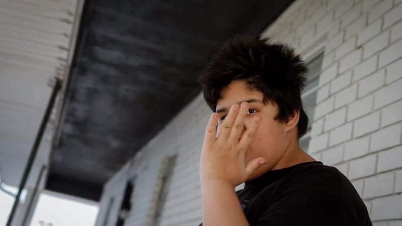 ICE mantuvo detenido a niño con autismo por 80 días, cuatro veces el tiempo que permite la...