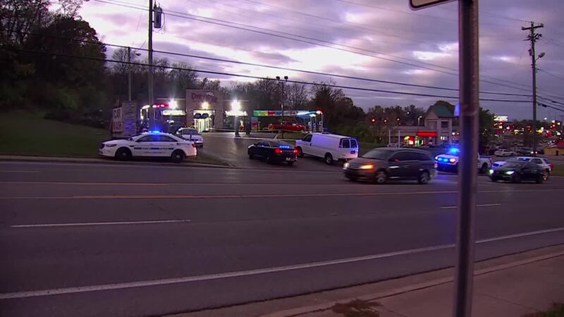 Tiroteo en un autolavado en Antioch deja una persona herida. La policía busca al segundo...
